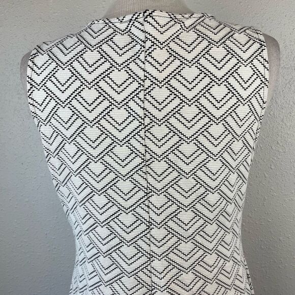 Kaileigh Sleeveless Midi Dress Size M EUC - Picture 6 of 7